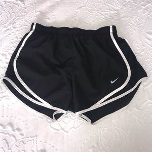 Nike Dri-Fit shorts (M)
